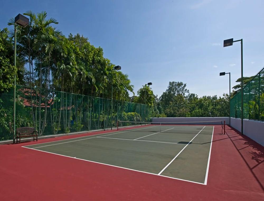 Royale Chulan Seremban Eksteriør bilde Tennis court