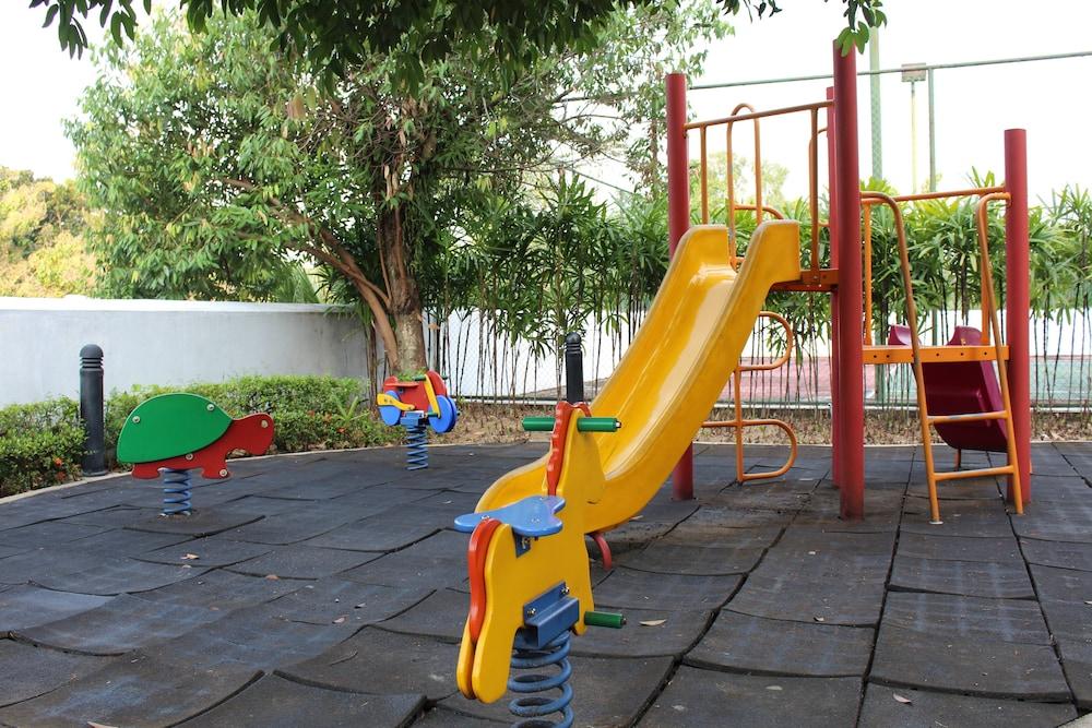 Royale Chulan Seremban Eksteriør bilde Playground