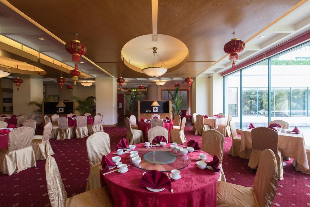 Royale Chulan Seremban Eksteriør bilde A restaurant in a hotel