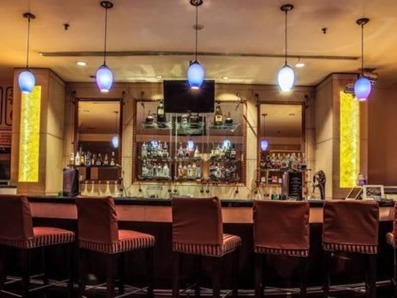 Royale Chulan Seremban Eksteriør bilde The bar at the hotel