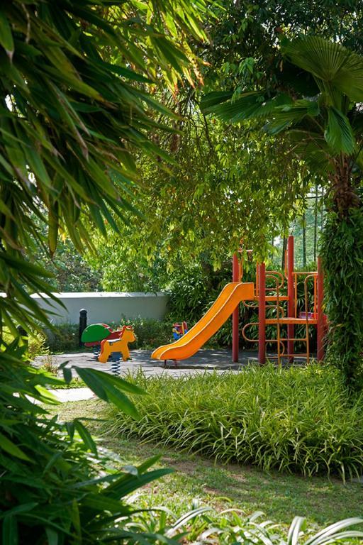 Royale Chulan Seremban Eksteriør bilde Playground in the park