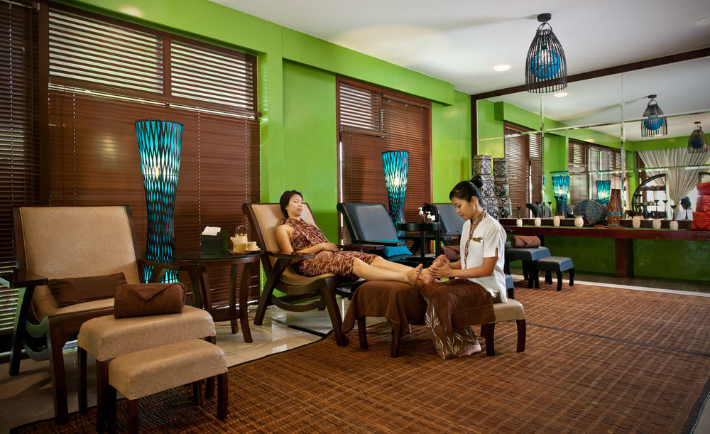 Royale Chulan Seremban Eksteriør bilde A foot spa in Bangkok, Thailand