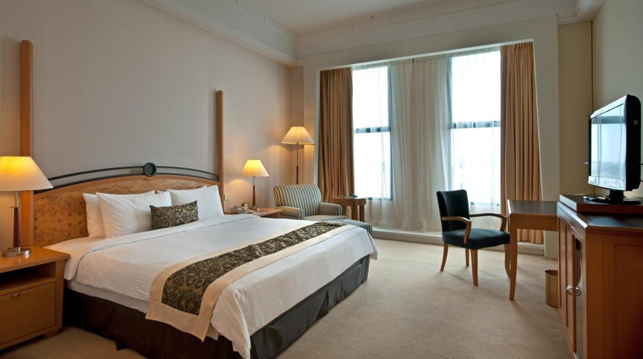 Royale Chulan Seremban Eksteriør bilde A room at the hotel